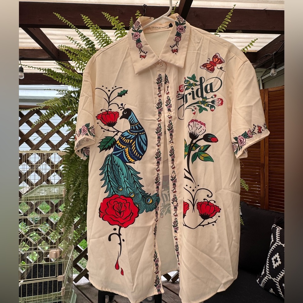 🎨 Frida Kahlo Silk Button-Up Shirt – Women’s Large 🎨 - Picture 3 of 8